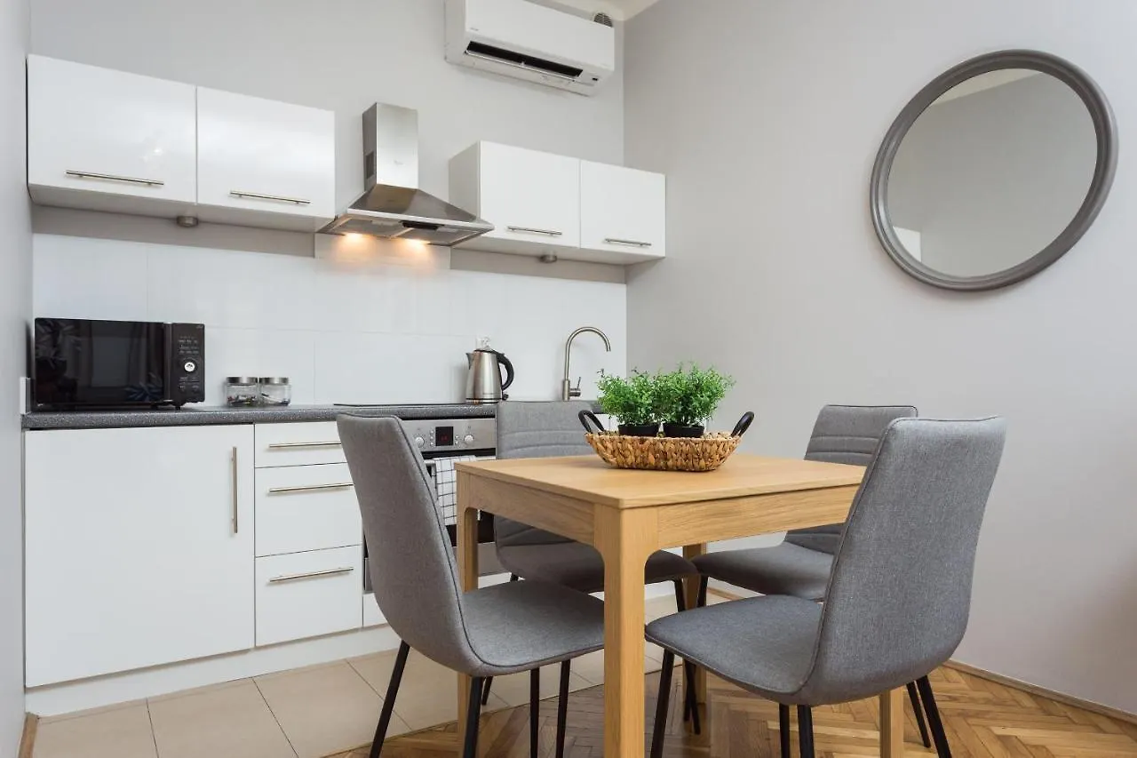 Barbican House Apartments Krakow 0*,